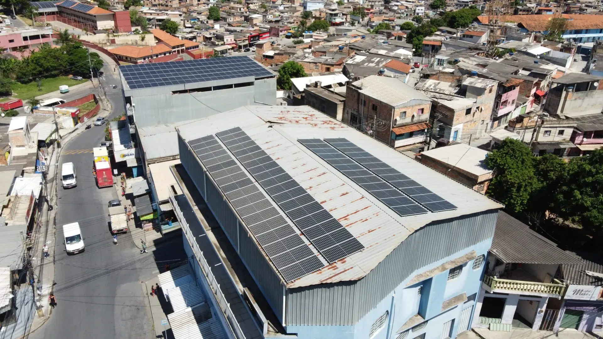 Instalação comercial de painéis solares em Contagem